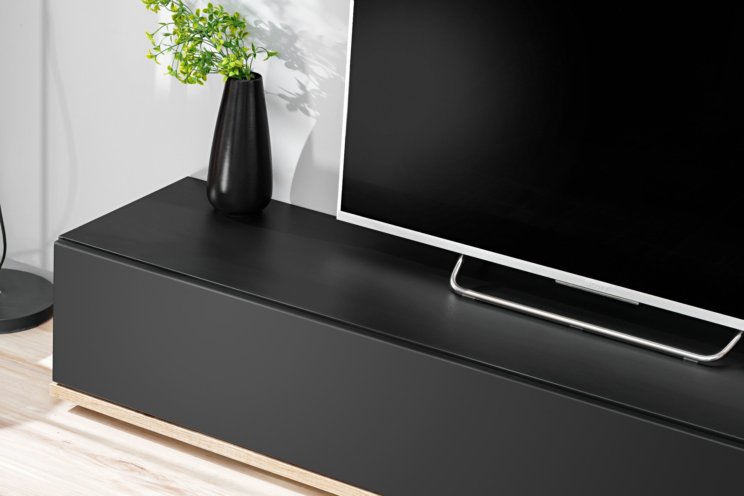 Robin III Media Wall Unit W240cm